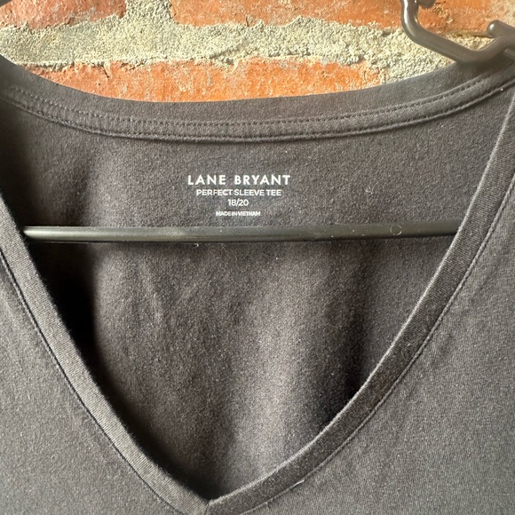 Lane Bryant Women’s Perfect Sleeve V-Neck Tee, size 18/20 - Picture 3 of 8